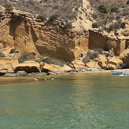 A Due Passi Dal Mare